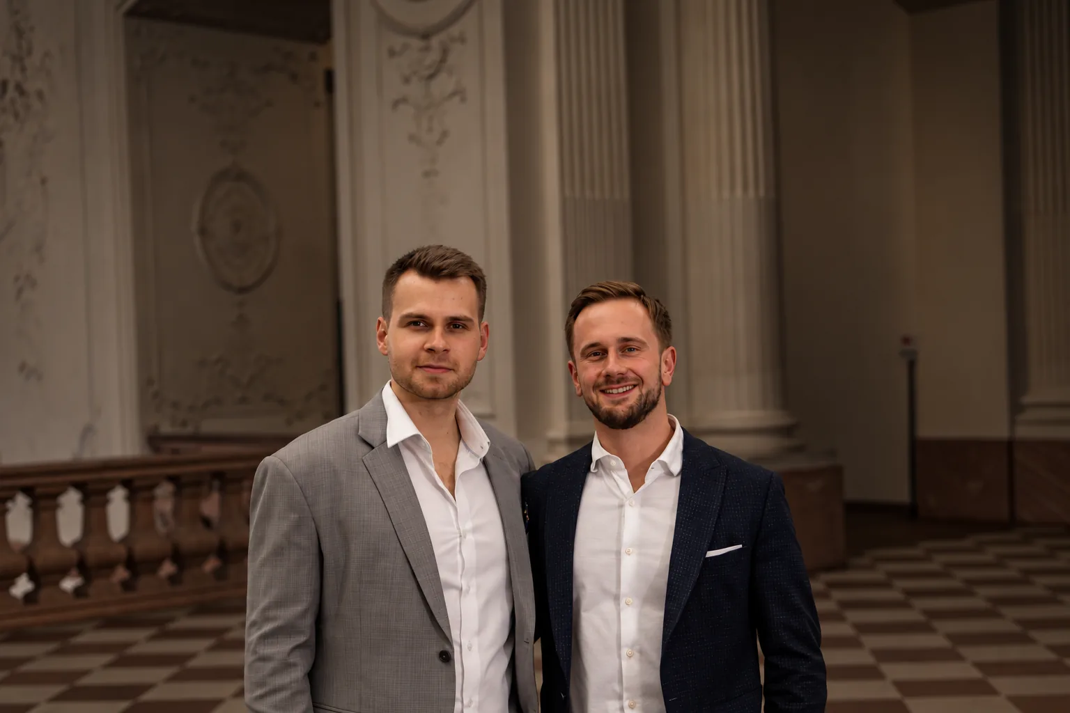 Christoph Billmaier mit einem Gast im Barockschloss