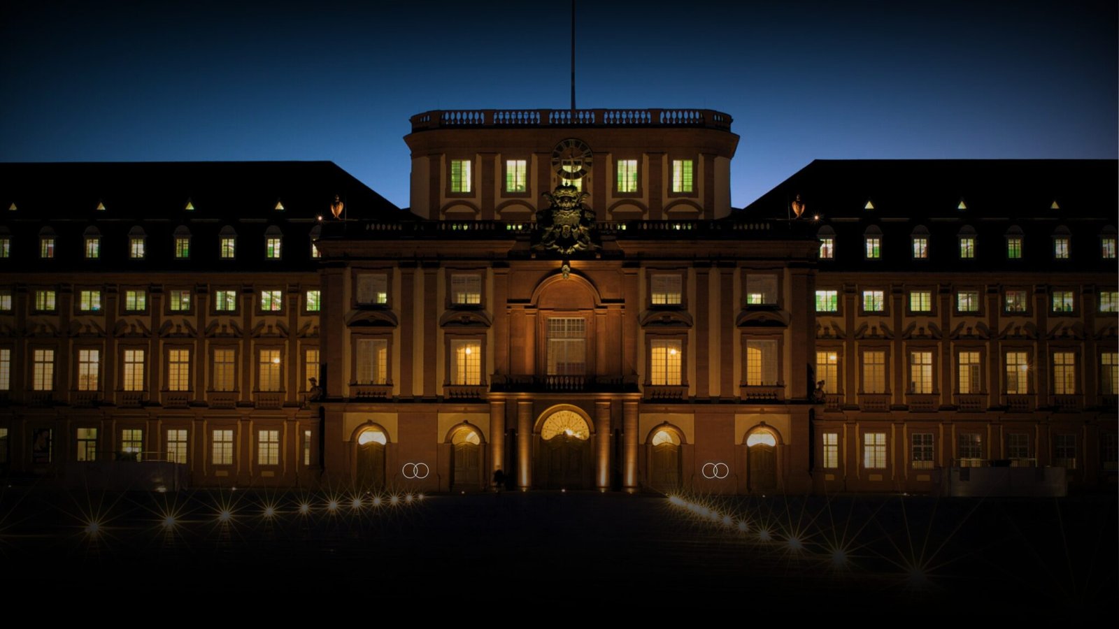 Das Barockschloss Mannheim am Abend